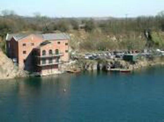 The Dive School At Stoney Cove - Dive Center in United Kingdom