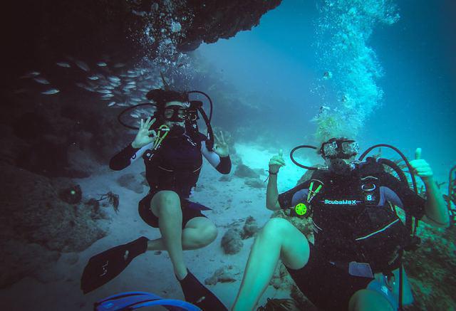 Ambergris Divers - Dive Center in Belize